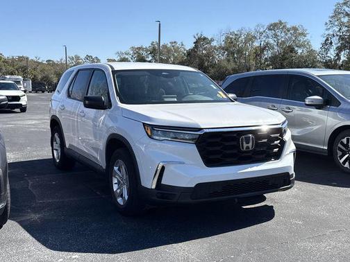 2023 Honda Pilot 2WD LX