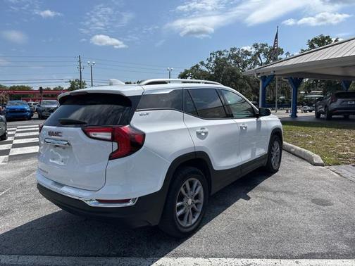 2023 GMC Terrain SLT