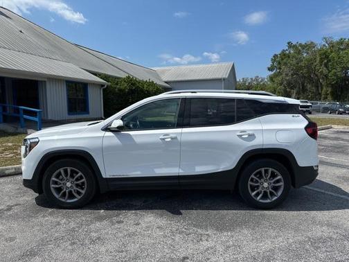 2023 GMC Terrain SLT
