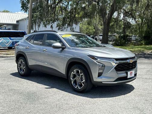 Sterling Gray 2025 Chevrolet Trax LT