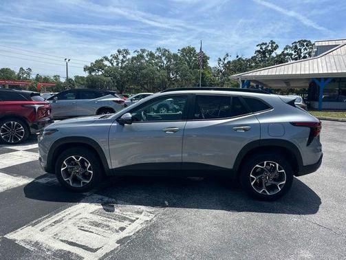 Sterling Gray 2025 Chevrolet Trax LT