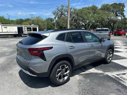 Sterling Gray 2025 Chevrolet Trax LT