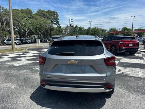 Sterling Gray 2025 Chevrolet Trax LT