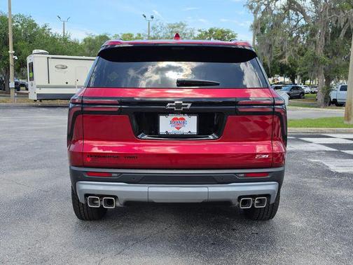 Radiant Red Tintcoat 2026 Chevrolet Traverse AWD Z71