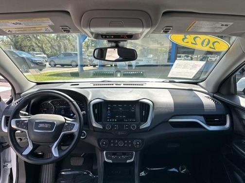 2023 GMC Terrain SLT