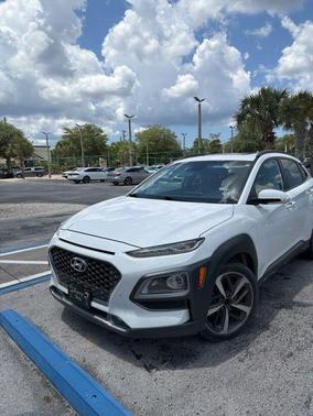 Lunar White 2021 Hyundai KONA Limited