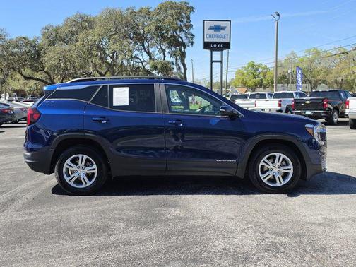 2022 GMC Terrain SLE