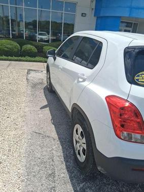 Summit White 2016 Chevrolet Trax LS