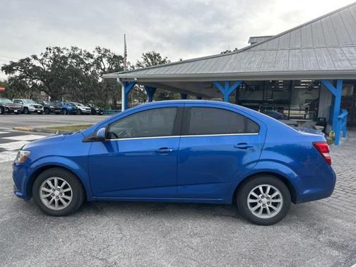 2020 Chevrolet Sonic FWD Sedan LT