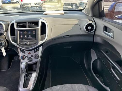 2020 Chevrolet Sonic FWD Sedan LT