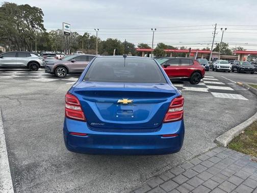 2020 Chevrolet Sonic FWD Sedan LT