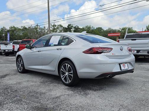 Quicksilver Metallic 2018 Buick Regal Sportback Essence