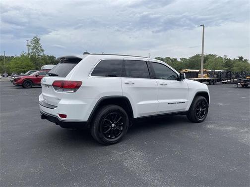 2022 Jeep Grand Cherokee Laredo
