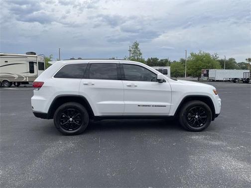 2022 Jeep Grand Cherokee Laredo