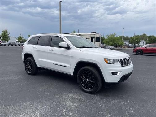 2022 Jeep Grand Cherokee Laredo