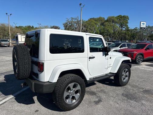 Bright White Clearcoat 2017 Jeep Wrangler Sahara