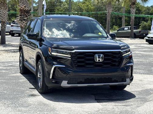 Crystal Black Pearl 2023 Honda Pilot 2WD EX-L 8 Passenger