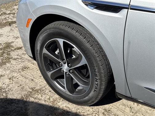 2022 Buick Enclave FWD Essence