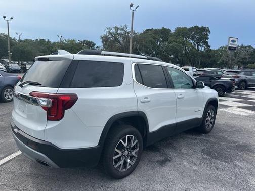 2023 GMC Acadia FWD SLT