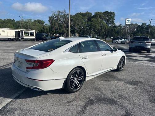 Platinum White Pearl 2022 Honda Accord Hybrid Touring
