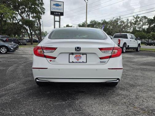 Platinum White Pearl 2022 Honda Accord Hybrid Touring
