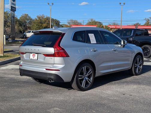 2020 Volvo XC60 T5 Momentum