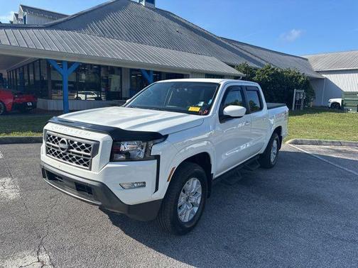 Glacier White 2024 Nissan Frontier SV