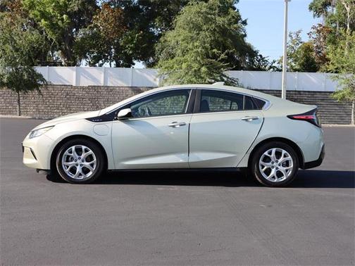 2017 Chevrolet Volt Premier