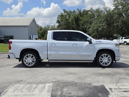 Polar White Tricoat 2026 Chevrolet Silverado 1500 High Country