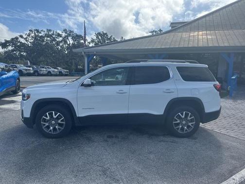 2023 GMC Acadia AWD SLT