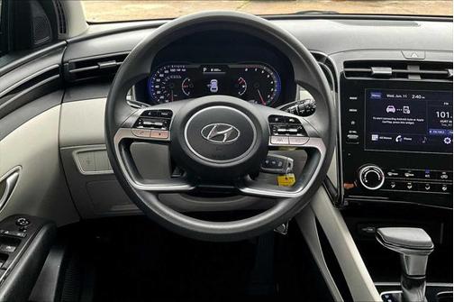 2022 Hyundai TUCSON SE