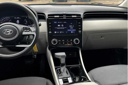 2022 Hyundai TUCSON SE
