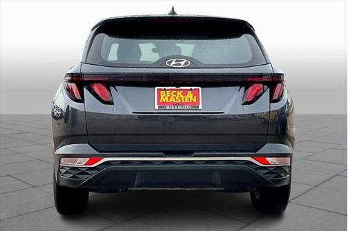 2022 Hyundai TUCSON SE