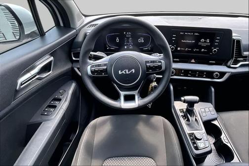 Snow White Pearl 2024 Kia Sportage LX
