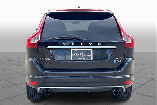 2016 Volvo XC60 T6 R-Design
