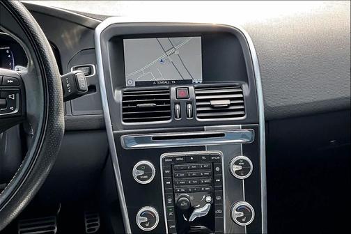 2016 Volvo XC60 T6 R-Design