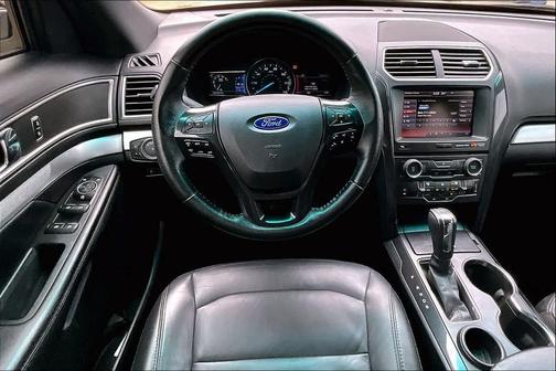 White Platinum Metallic Tri-Coat 2016 Ford Explorer XLT