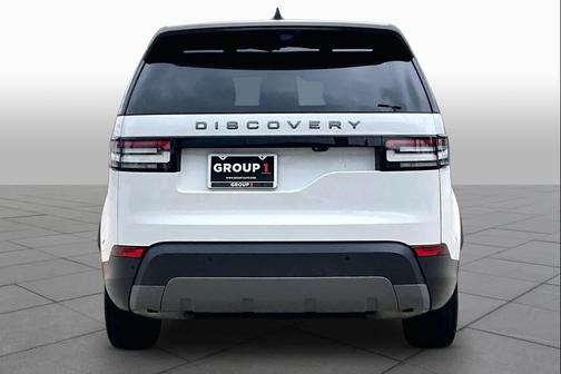 Fuji White 2019 Land Rover Discovery SE