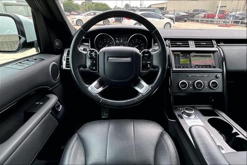 Fuji White 2019 Land Rover Discovery SE