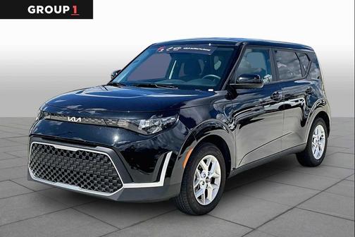 Fusion Black 2025 Kia Soul LX