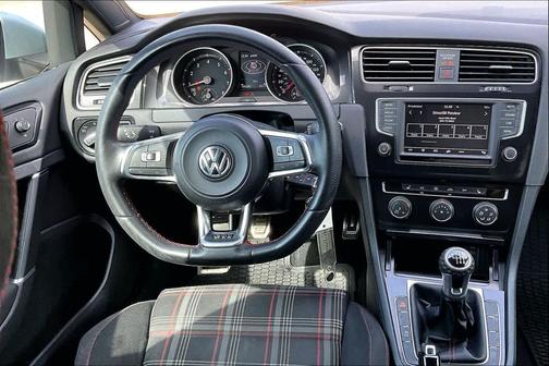 2016 Volkswagen Golf GTI 2.0T S 4-Door