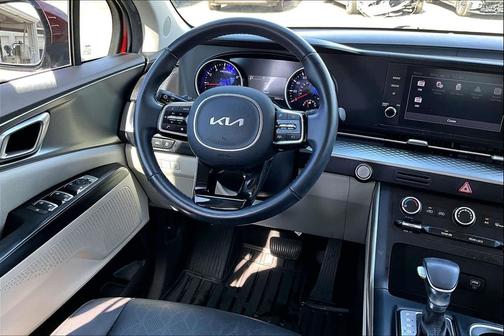 2023 Kia Carnival LX