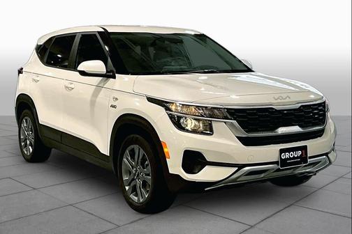 Snow White Pearl 2023 Kia Seltos LX