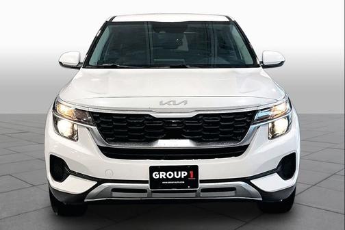 Snow White Pearl 2023 Kia Seltos LX