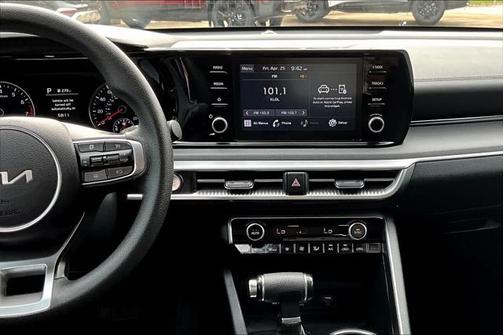 2022 Kia K5 LXS