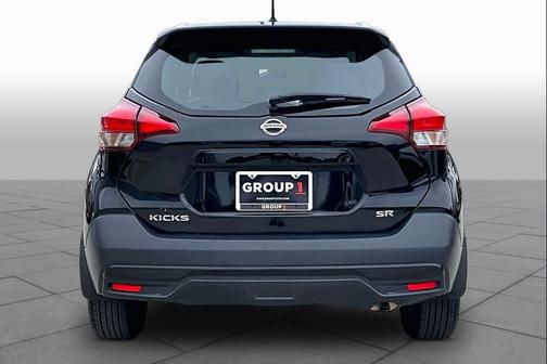 Super Black 2018 Nissan Kicks SR