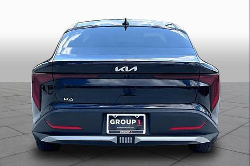 Aurora Black Pearl 2025 Kia K4 LX