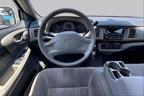 White 2004 Chevrolet Impala Base
