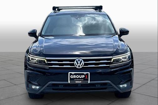 Deep Black Pearl Metallic 2018 Volkswagen Tiguan 2.0T SEL