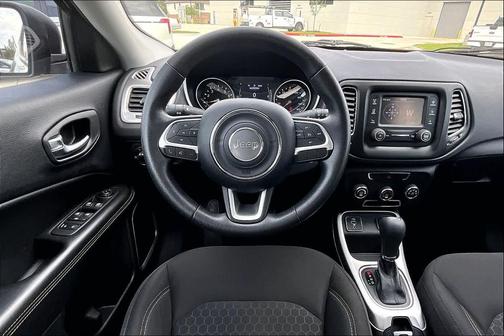 Granite Crystal Metallic Clearcoat 2018 Jeep Compass Sport